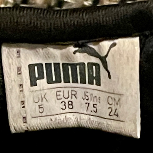 Puma Women's Sneaker, Black Silver Size 7.5 They have a hook & loop closure - Picture 9 of 10